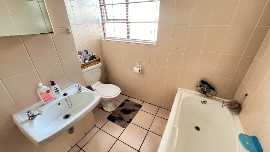 3 Bedroom Property for Sale in Langenhovenpark Free State